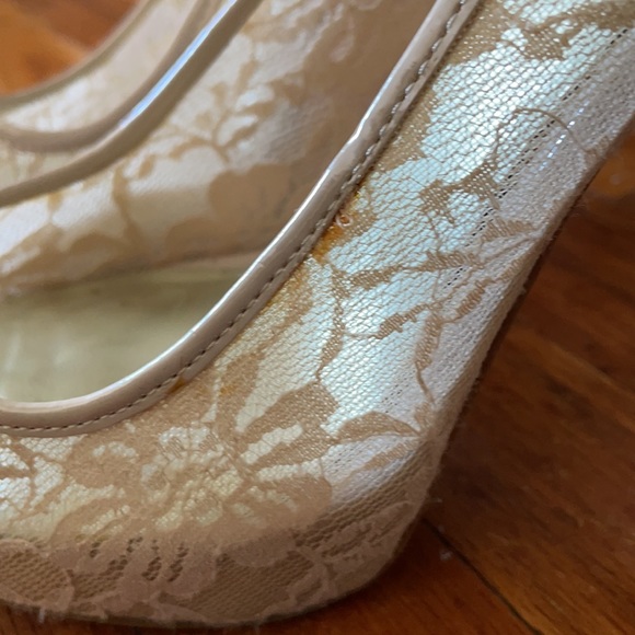 Guess Nude Lace Stilletos - Picture 7 of 9